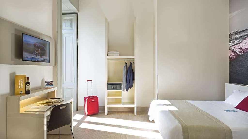 B&B Hotel Napoli 3* Naples